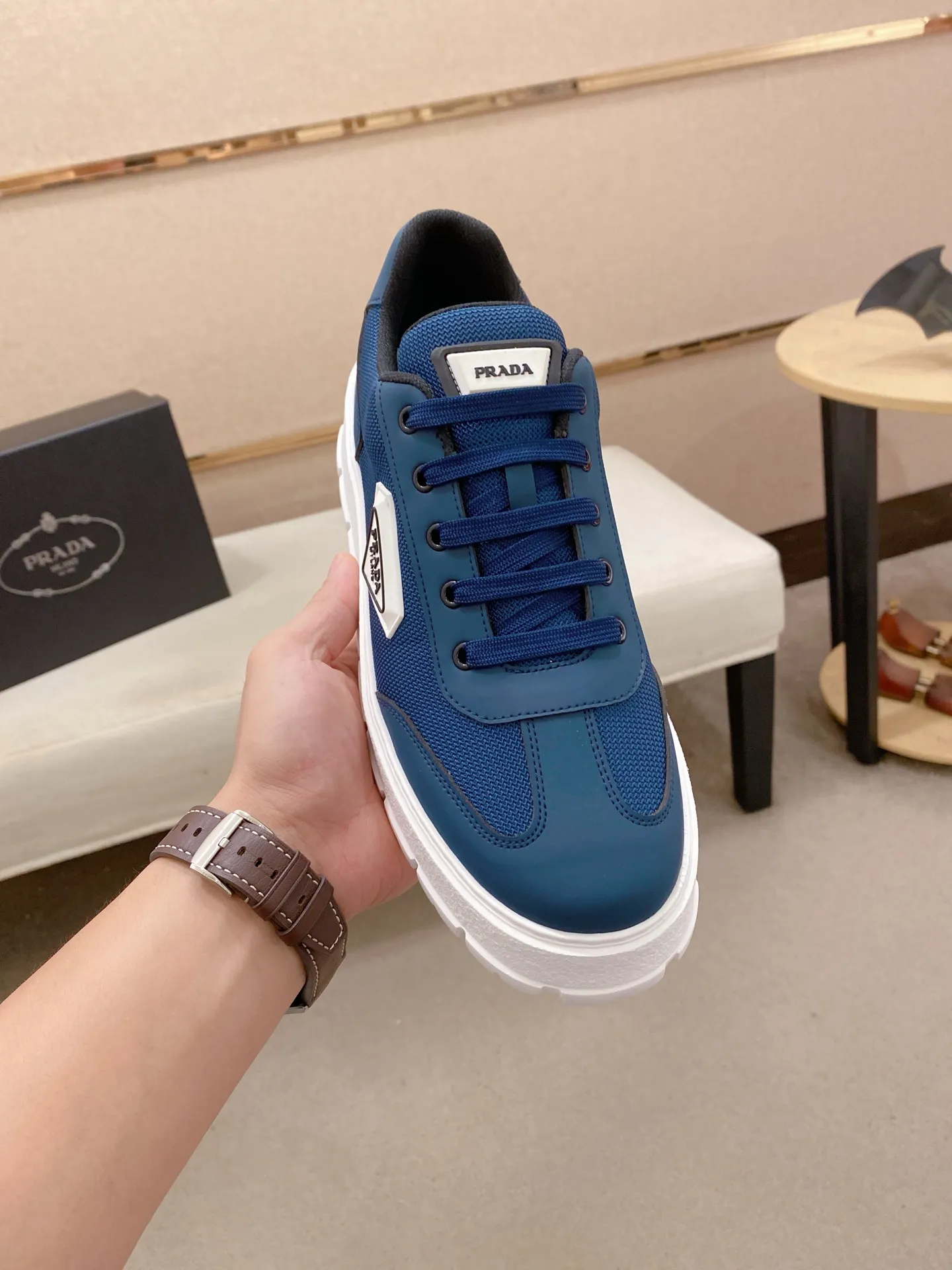 Men's men's shoes💰: 440💰[Prada～Prada] Trendy new styles are on the market. Same style as the official website. Counter quality. Original version. [Strong] [Strong] Imported selected first-layer cowhide. Comfortable and breathable sheepskin lining, fine workmanship, upper layer made of 100% pure cowhide, original last shape, comfortable on the feet, shoe sizes 38 to 44